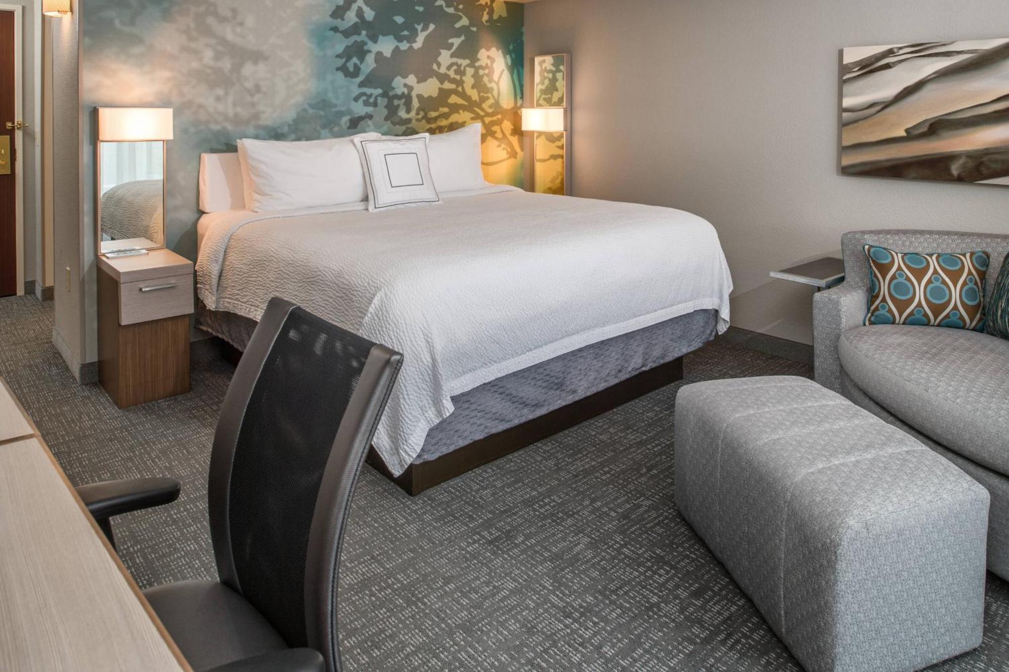 Courtyard By Marriott North Hotel
