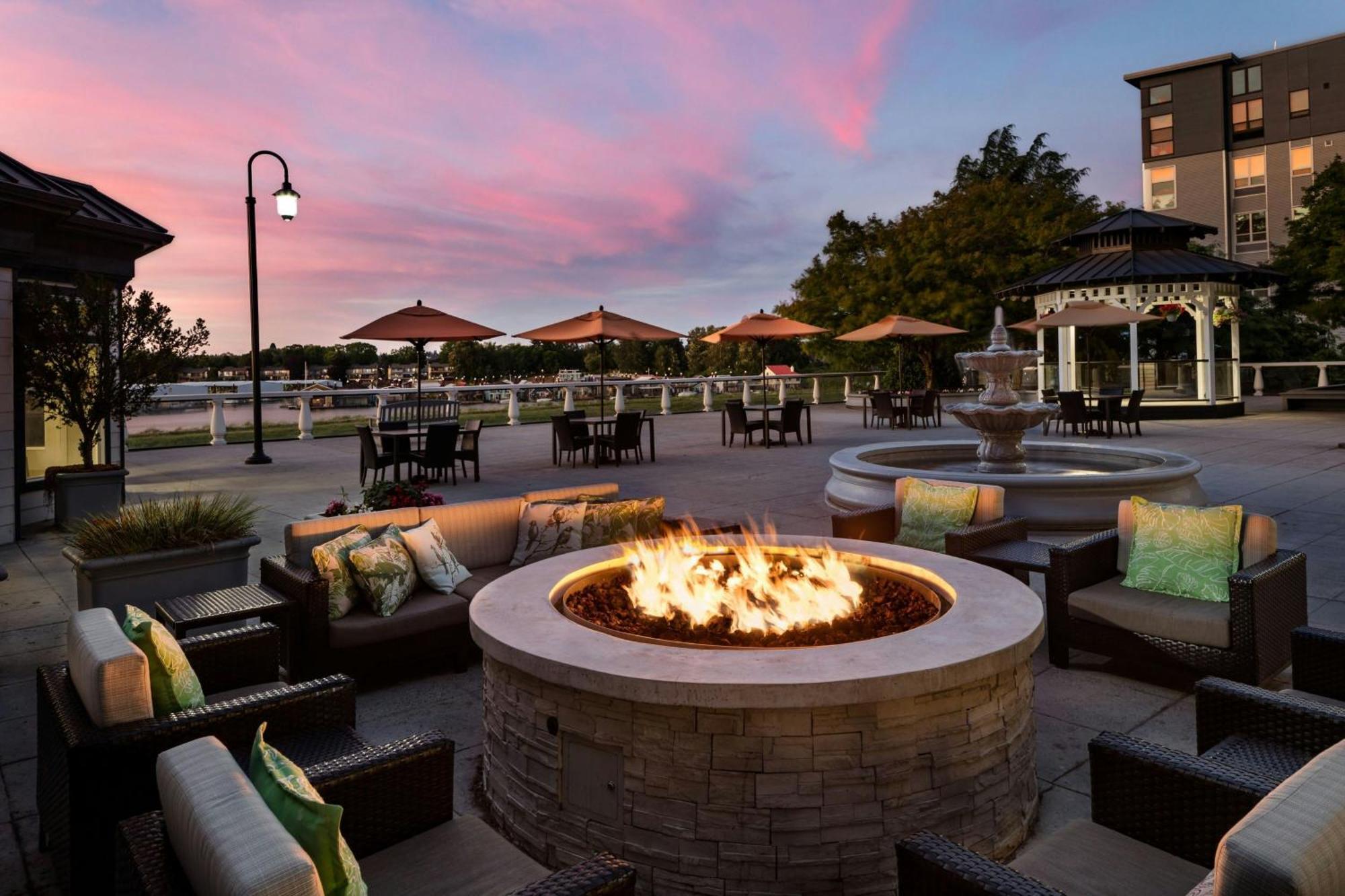 Courtyard By Marriott North Hotel Portland