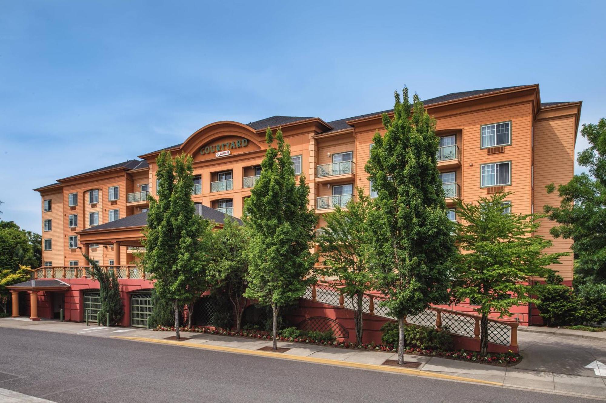 Courtyard By Marriott North 3* Portland