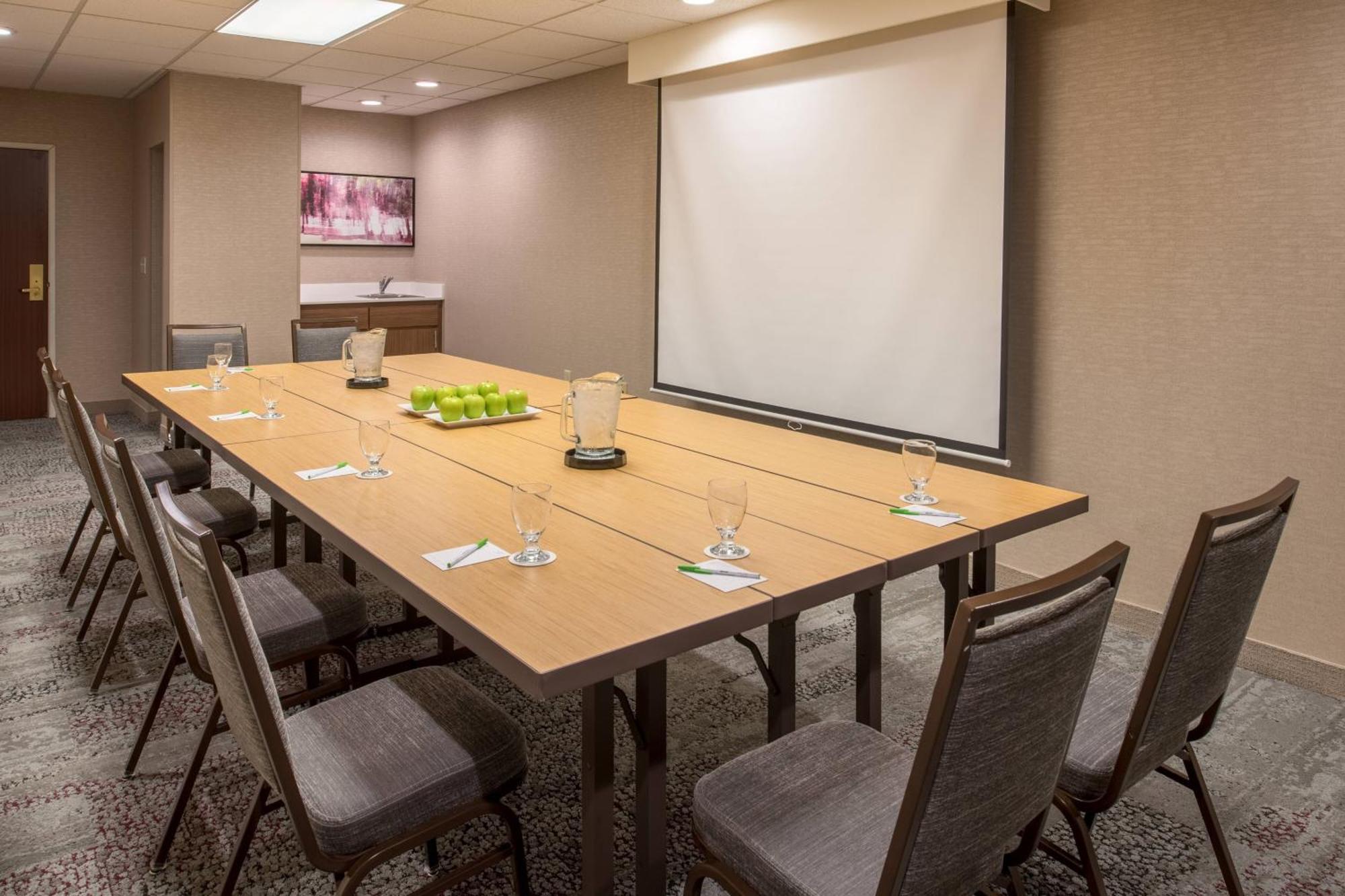 Courtyard By Marriott North 3* Portland