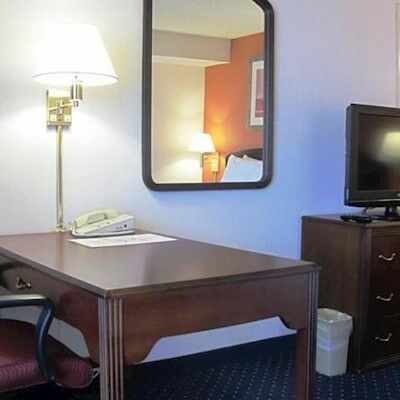Courtyard By Marriott North Portland
