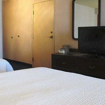 Hotel Courtyard By Marriott North